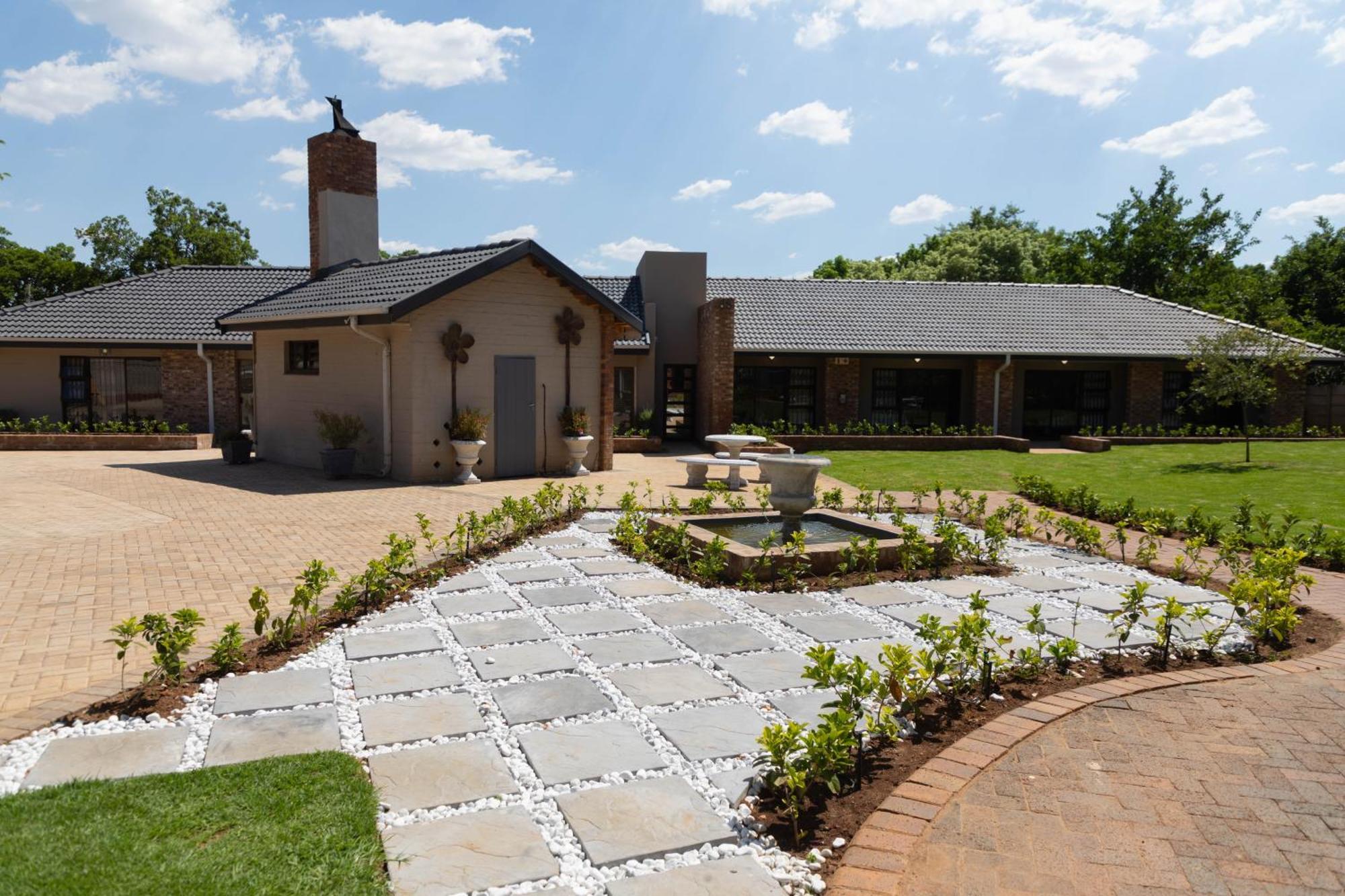Opstal Gastehuis Potchefstroom Exterior foto
