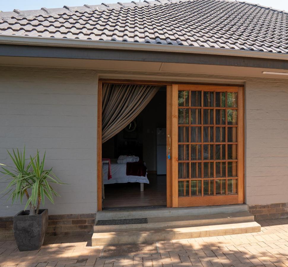 Opstal Gastehuis Potchefstroom Exterior foto